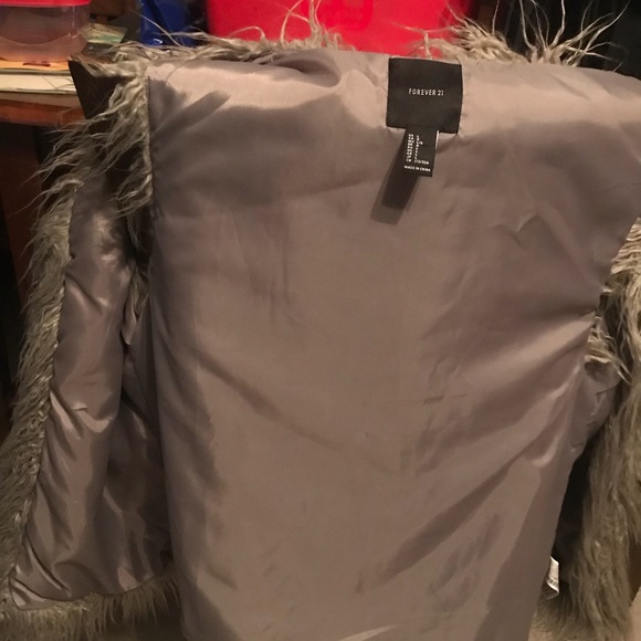 Vest - Picture 3 of 3